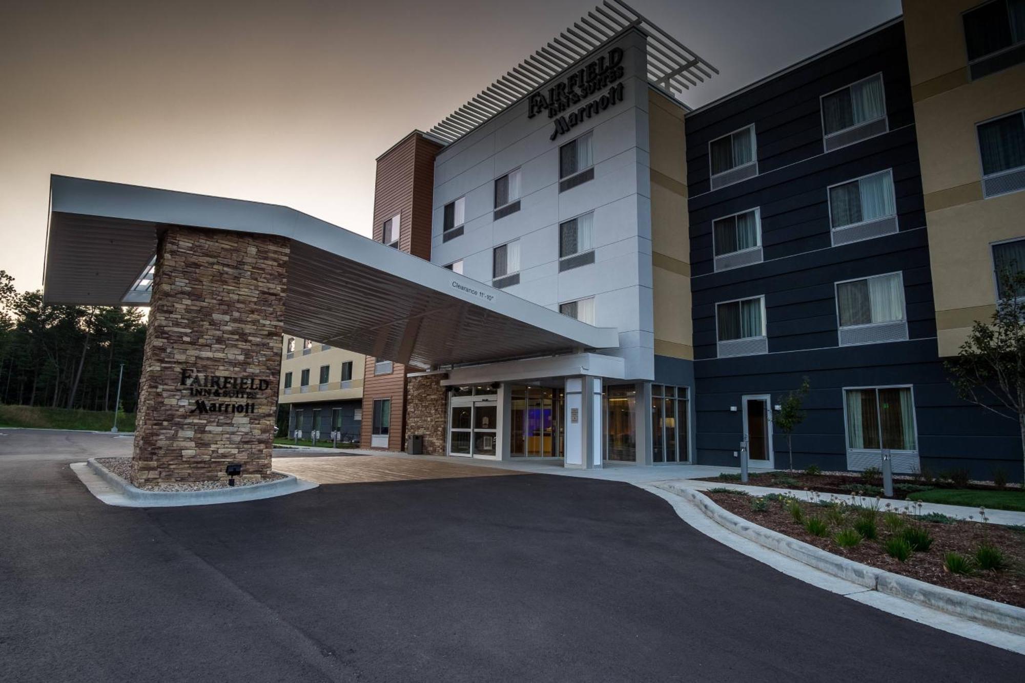Fairfield Inn & Suites By Marriott Wisconsin Dells Лейк-Делтон Екстер'єр фото